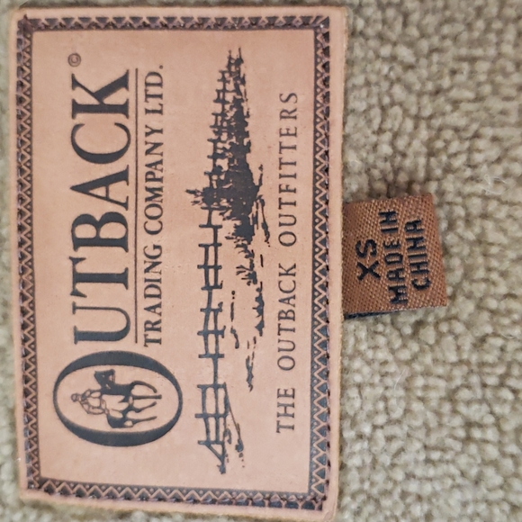 Outback Trading Co. hooded vest - Picture 2 of 6